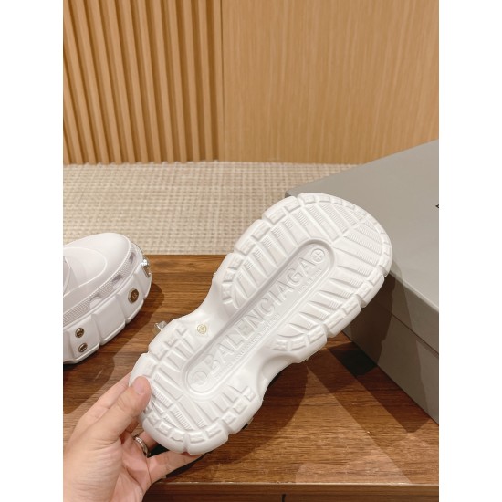  Balenciaga Slippers