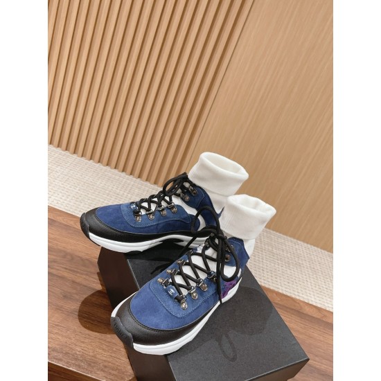 CHANEL Sneakers