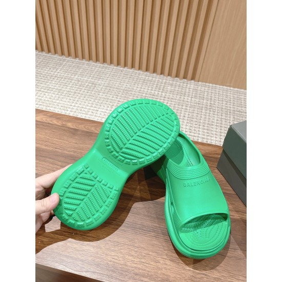  Balenciaga Slippers