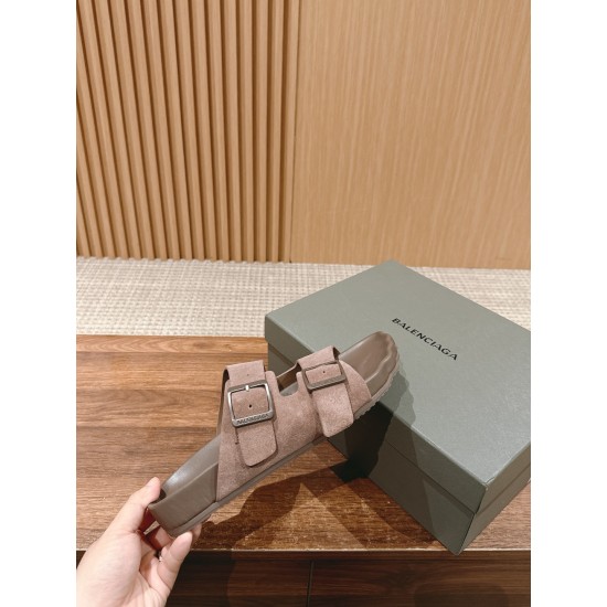  Balenciaga Slippers
