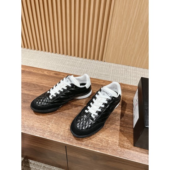 CHANEL Sneakers