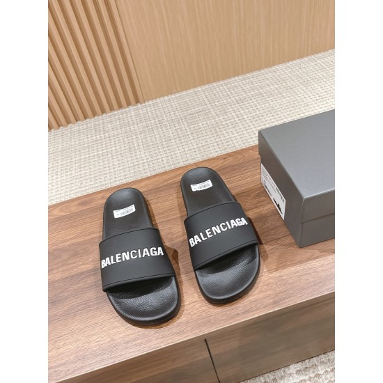  Balenciaga Slippers