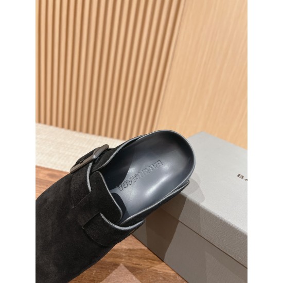  Balenciaga Slippers