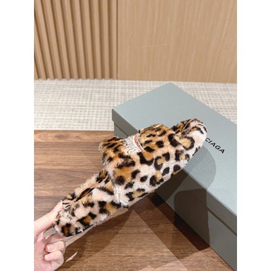  Balenciaga Slippers