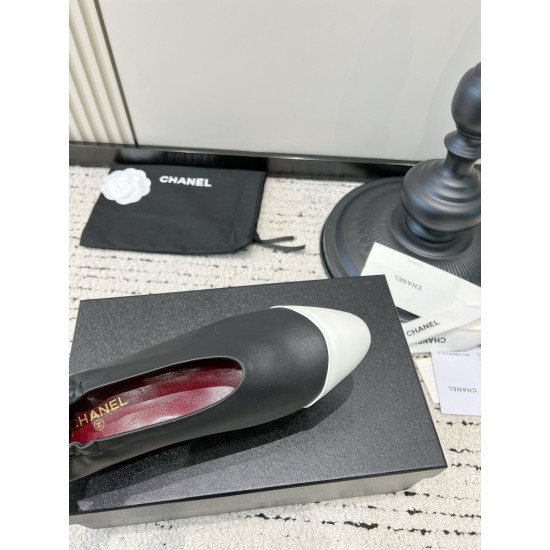 CHANEL Pumps and Slingbacks