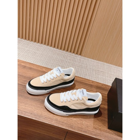 CHANEL Sneakers