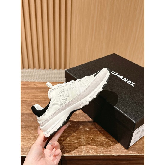 CHANEL Sneakers