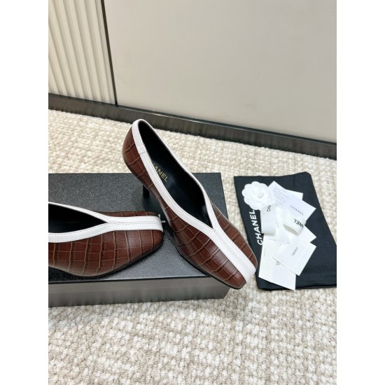 CHANEL Pumps and Slingbacks