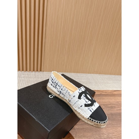 CHANEL Espadrilles