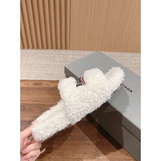  Balenciaga Slippers