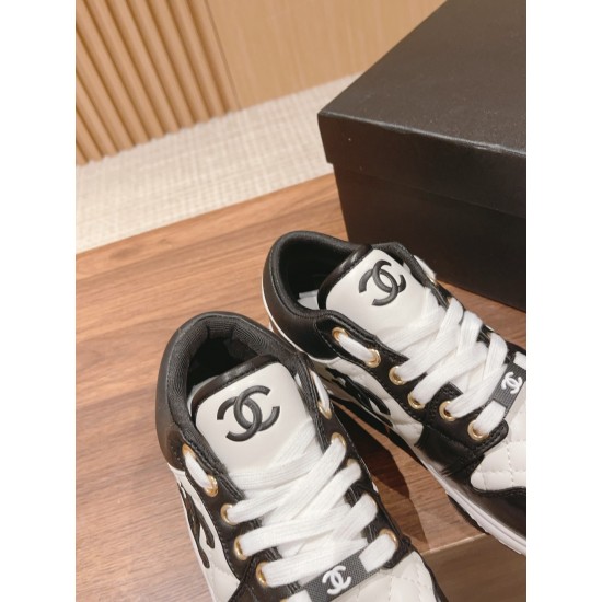 CHANEL Sneakers