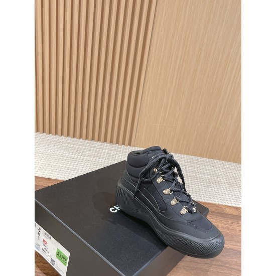 CHANEL Sneakers