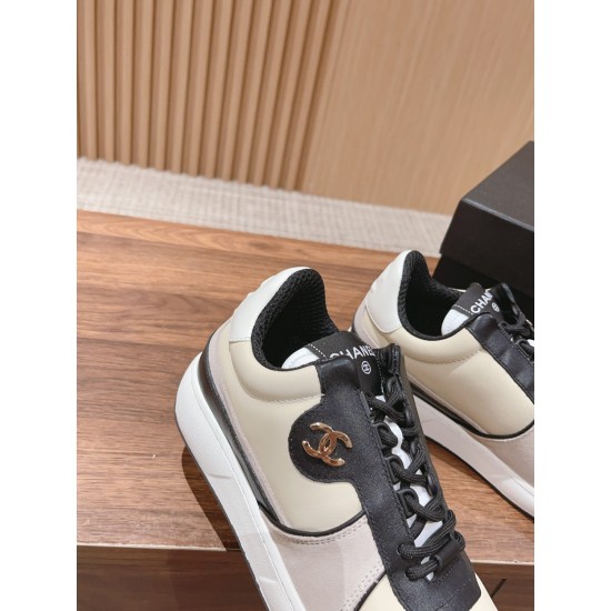 CHANEL Sneakers
