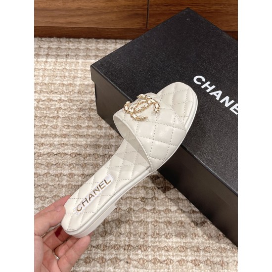 CHANEL Slippers
