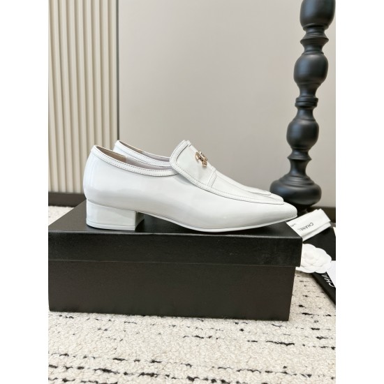 CHANEL Pumps and Slingbacks