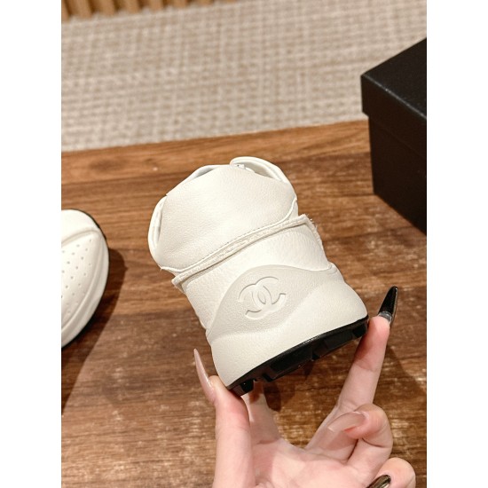 CHANEL Sneakers