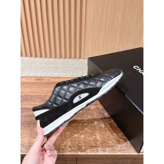 CHANEL Sneakers