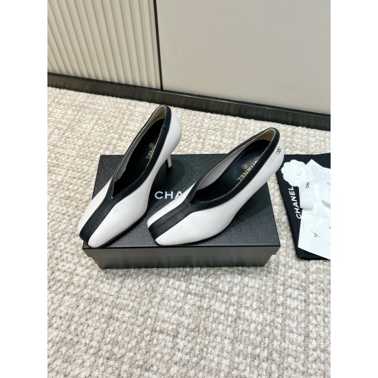 CHANEL Pumps and Slingbacks