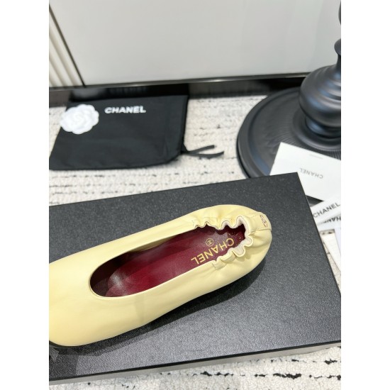 CHANEL Pumps and Slingbacks
