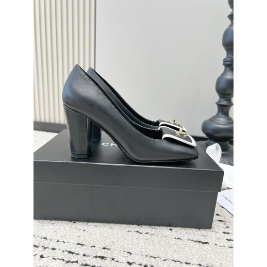 CHANEL Pumps and Slingbacks