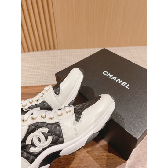 CHANEL Sneakers