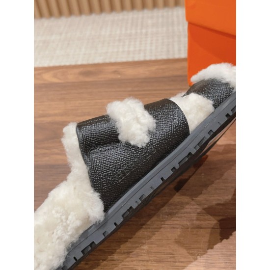 Hermes Slippers