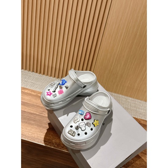  Balenciaga Slippers