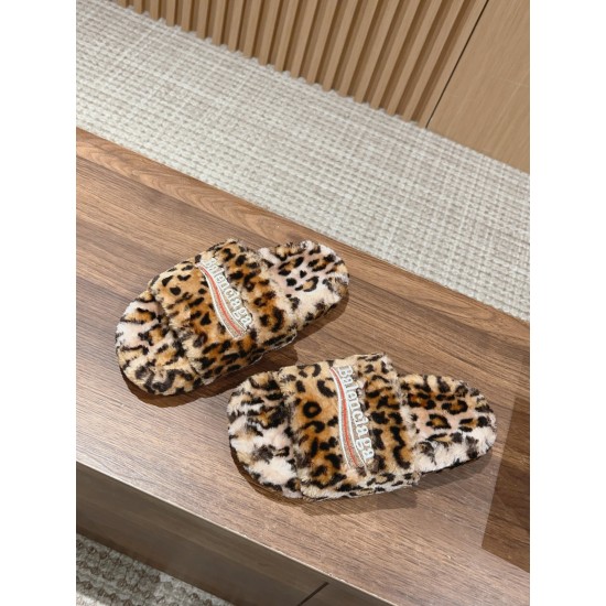  Balenciaga Slippers