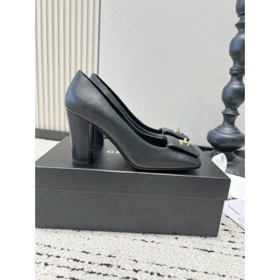 CHANEL Pumps and Slingbacks