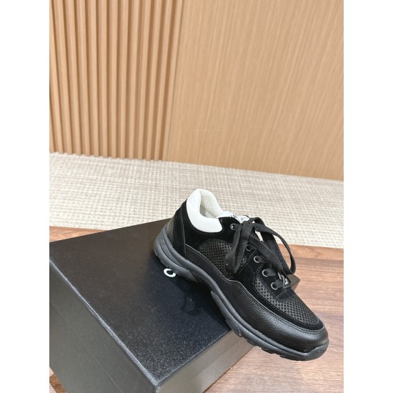 CHANEL Sneakers