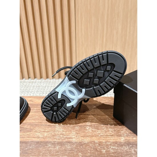CHANEL Sneakers