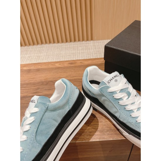 CHANEL Sneakers