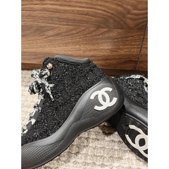 CHANEL Sneakers