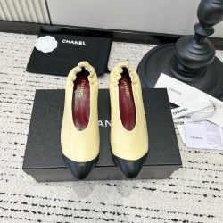 CHANEL Pumps and Slingbacks