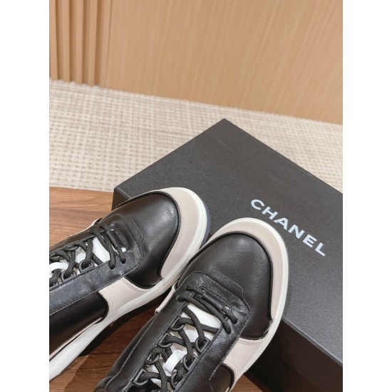 CHANEL Sneakers