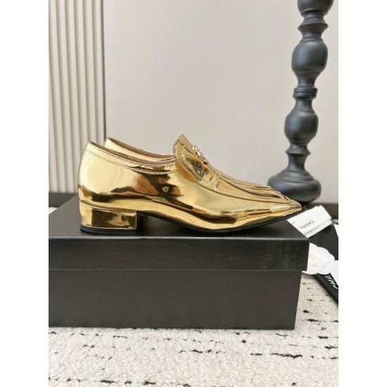 CHANEL Pumps and Slingbacks