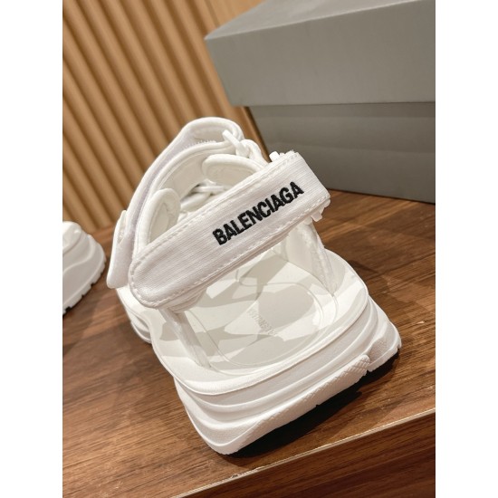  Balenciaga Slippers