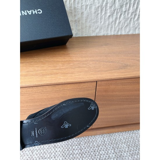 CHANEL Loafers