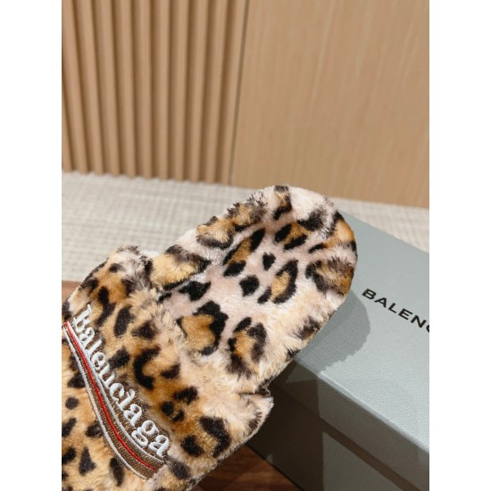 Balenciaga Slippers