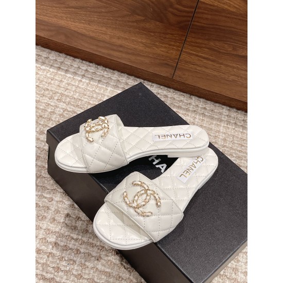 CHANEL Slippers