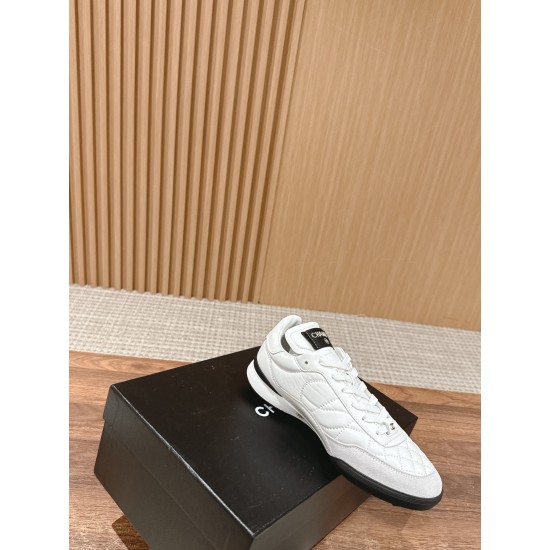 CHANEL Sneakers