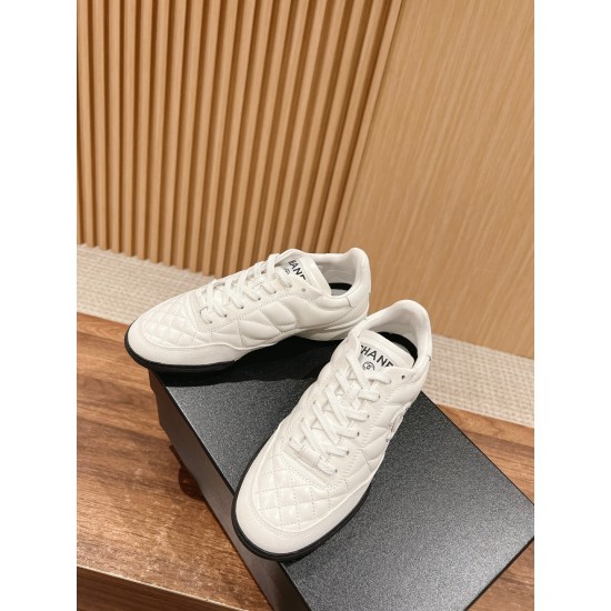 CHANEL Sneakers