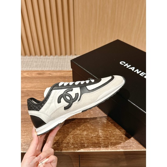 CHANEL Sneakers