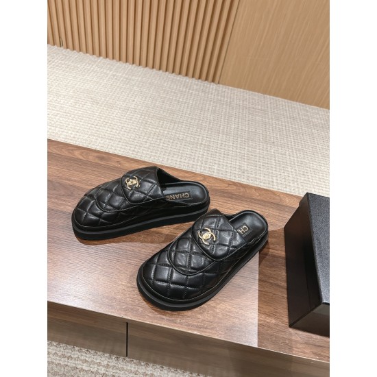 CHANEL Slippers