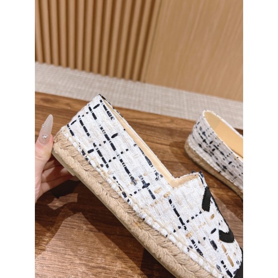 CHANEL Espadrilles