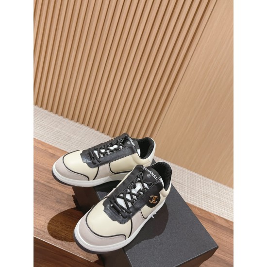 CHANEL Sneakers