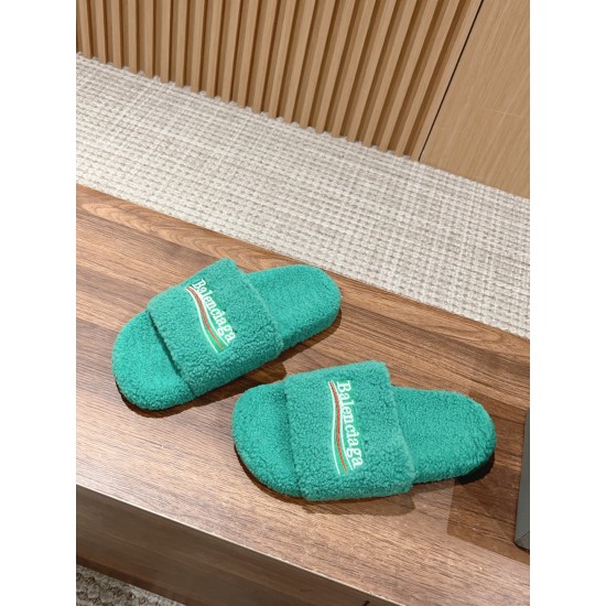  Balenciaga Slippers