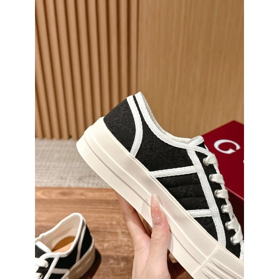 Gucci Sneakers