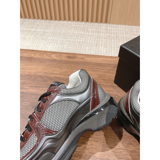 CHANEL Sneakers