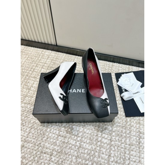 CHANEL Pumps and Slingbacks